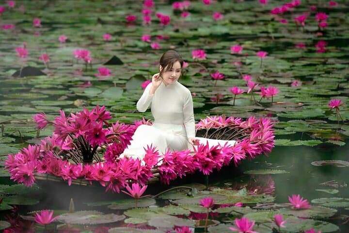Ninh Binh Deluxe Day Tour: Hoa Lu, Tam Coc & Mua Cave in One Day photo 2