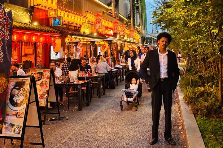 Tokyo All-Nighter: Sing, Drink & Dance with University Students in Kabukicho photo 3