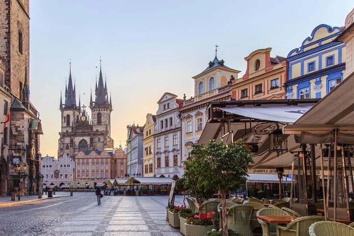 Prague Walking Tour: Old Town to Prague Castle Highlights (3-Hour Guided Walk) photo 4