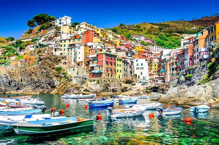 Private Cinque Terre Tour from Livorno Port – Portovenere, Riomaggiore & Vernazza photo 2