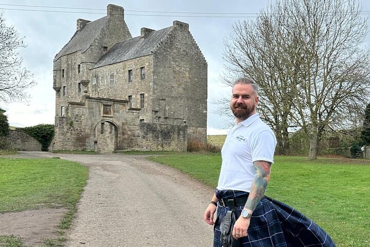 Explore Outlander's Scotland: Doune, Midhope, Culross & Linlithgow Day Tour from Edinburgh