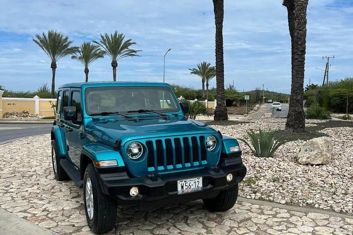 Comfort VIP Jeep Wrangler Off-Road Tour in Curaçao — Willemstad to Coastal Vistas photo 2