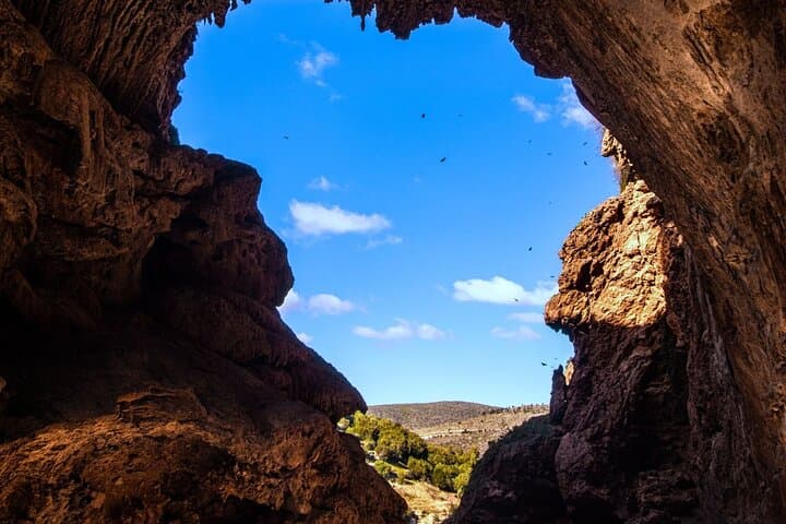 Imi N Ifri Natural Bridge and Dinosaur Traces Full-Day Trip from Marrakech