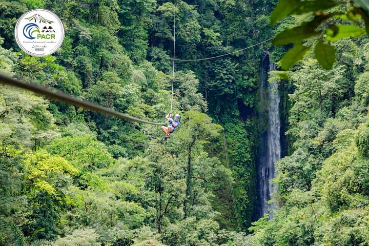 La Fortuna Zipline & Waterfall Rappel Combo — High-Canopy Adventure photo 3