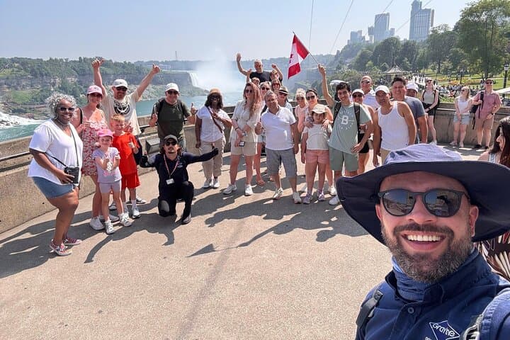 Niagara Falls Walking Tour & Boat Cruise — Skip-the-Line Voyage to the Falls
