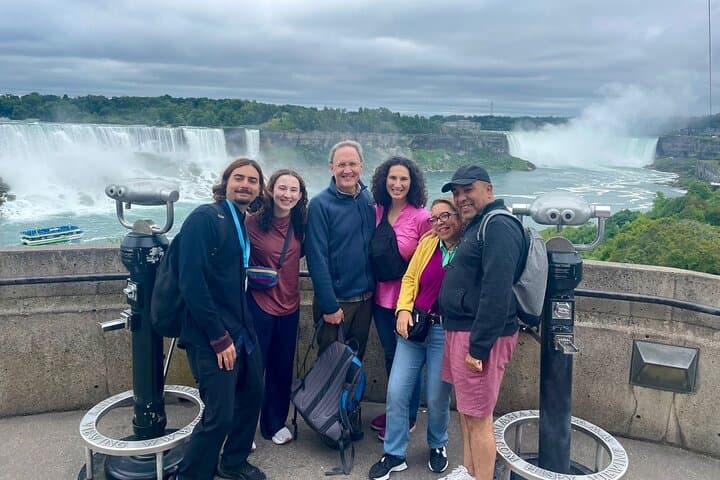 Niagara Falls Eco Walking Tour and Voyage to the Falls Boat Cruise photo 6