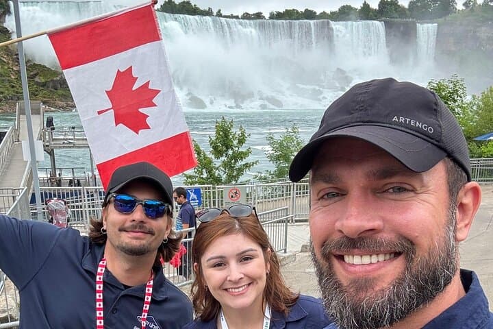 Niagara Falls Walking Tour & Boat Cruise — Skip-the-Line Voyage to the Falls photo 2