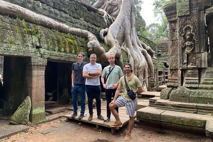 Phnom Penh to Angkor Wat: Full-Day Temples Park Tour with Tickets & Lunch photo 1