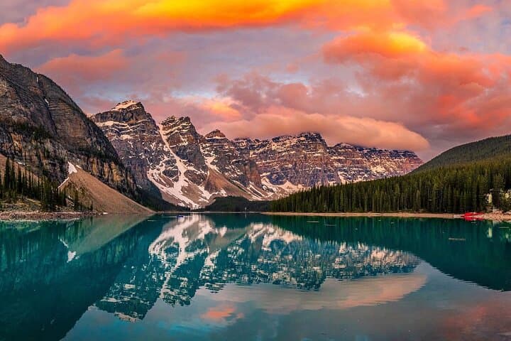 Sunrise at Moraine Lake and Lake Louise: Early-Access Canadian Rockies Tour photo 3