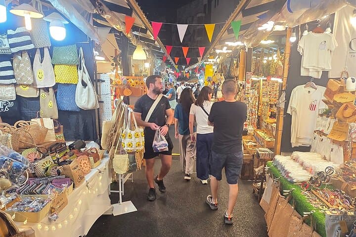 Bangkok Night Out: Rooftop Sunset, Street Food & Hidden Speakeasies photo 4