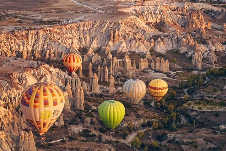 Sunrise Hot Air Balloon Tour Over Goreme Valley — Cappadocia Balloon Ride Guide photo 5