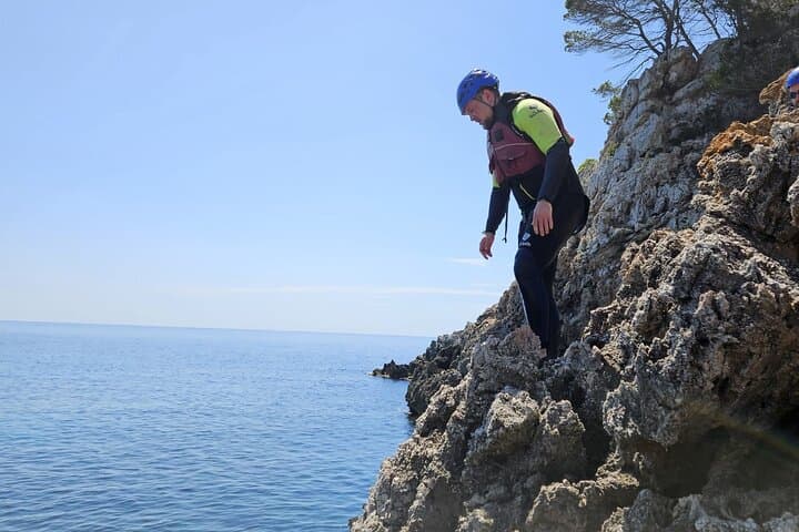 Coasteering in Mallorca: Cliff-to-Sea Adventure for Families photo 3