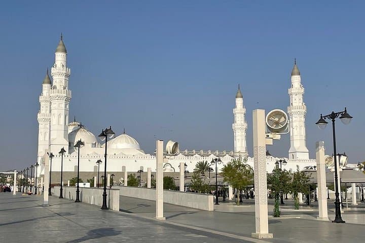 Madinah Islamic Heritage Tour: Key Sites, Uhud Battlefield & Historic Mosques