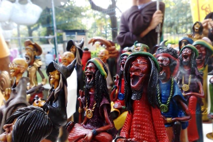 Ipanema Hippie Fair Guided Visit: Sunday Market, Crafts & Caipirinha