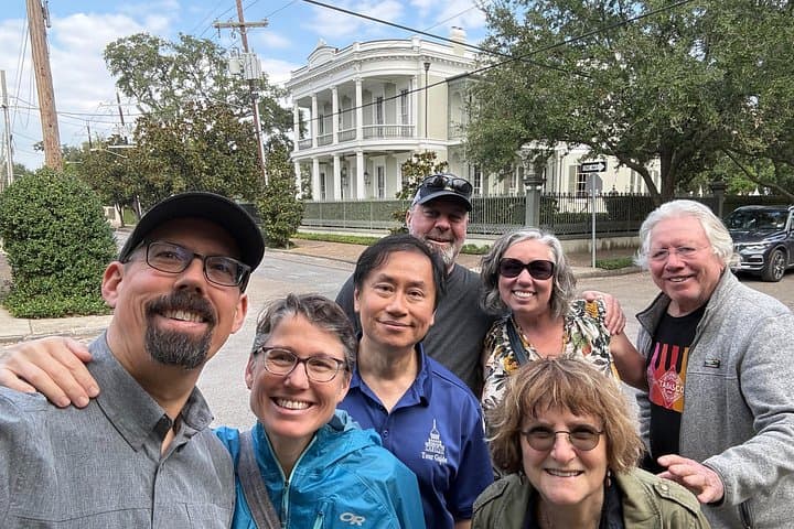 Garden District Walking Tour: Historic Mansions & Southern Architecture in New Orleans photo 1
