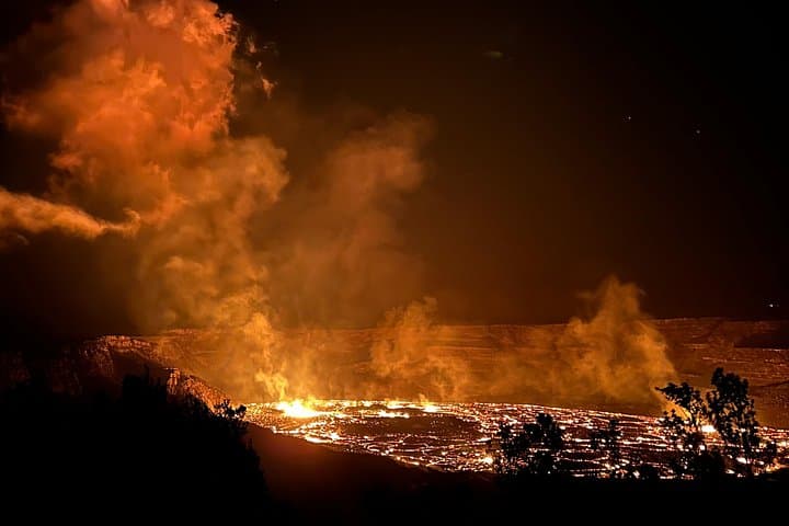 Circle the Big Island in a Day: Waterfalls, Volcanoes & Black Sand Beaches photo 2