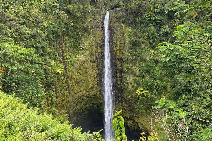 Circle the Big Island in a Day: Waterfalls, Volcanoes & Black Sand Beaches photo 3