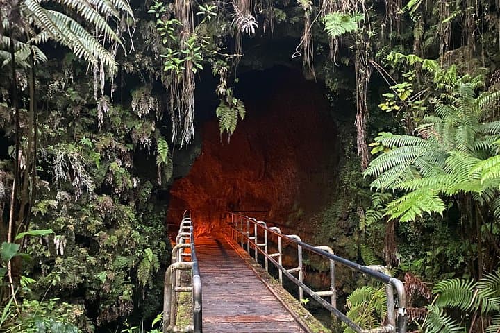 Circle the Big Island in a Day: Waterfalls, Volcanoes & Black Sand Beaches photo 4