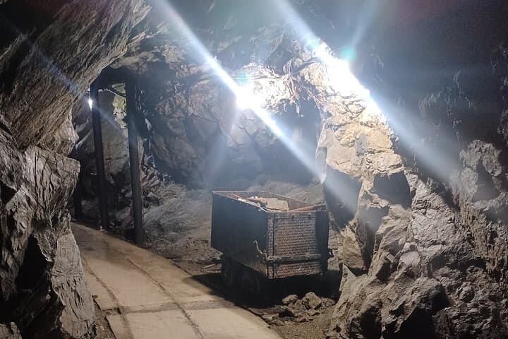 Crystal Gold Mine Tour & Prospector Combo — Wallace Idaho Gold Panning Experience