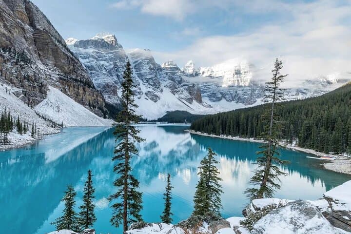 Winter Full-Day Banff & Icefields Parkway Private Tour photo 6