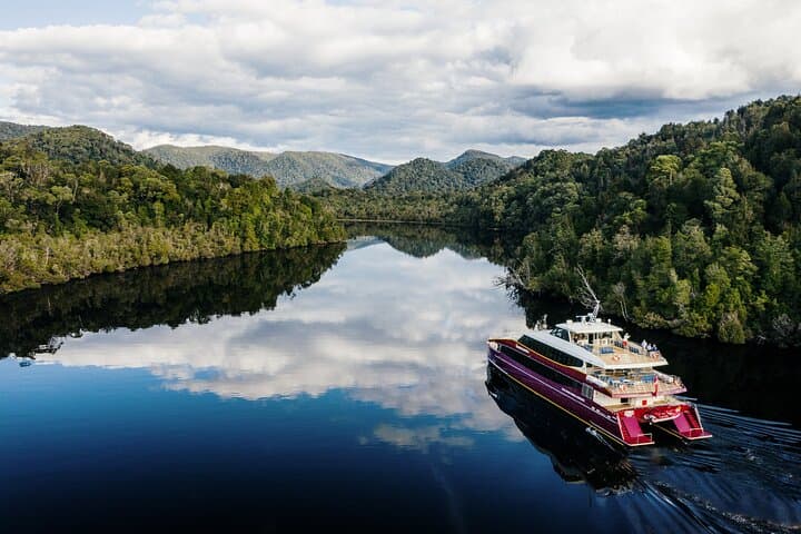 Gordon River Morning World Heritage Cruise from Strahan — Sarah Island & Rainforest Walk