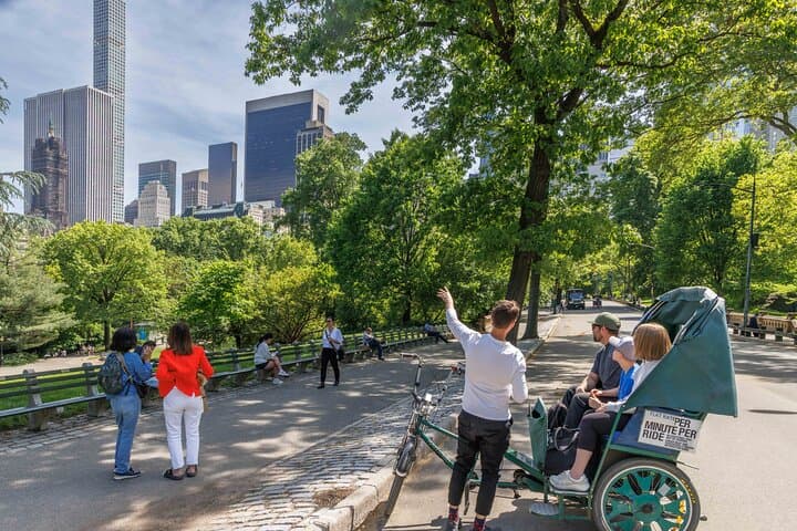 Pedicab Through Central Park: Movie Locations & Celebrity Homes Tour