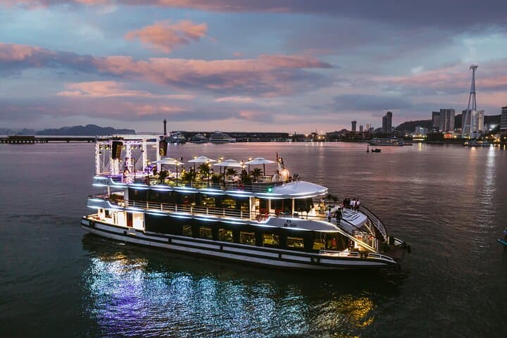 Iris Cruise Halong Bay: One-Day VIP Experience from Hanoi photo 4