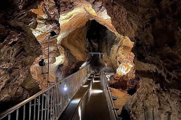 Danyang Day Trip: Guinsa Temple, Ondal Cave & Dodamsambong Peaks from Seoul photo 3