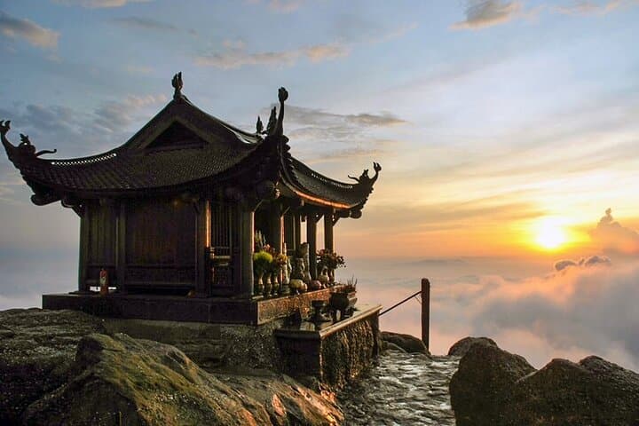 Yen Tu Mountain Day Trip from Hanoi: Cable Cars, Pagodas & Summit Views