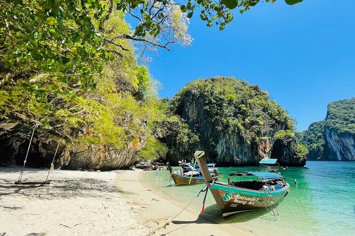 Krabi Longtail Boat Tour to Hong Islands — Lagoon, Viewpoint & Snorkeling