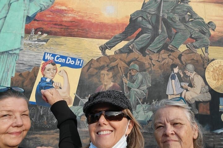Bakersfield Scavenger Hunt: Self-Guided Walking Tour of Downtown