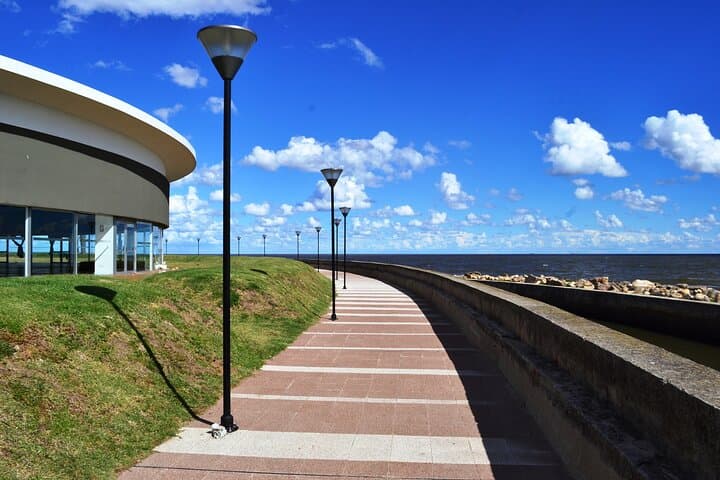 Montevideo Murder Mystery in Pocitos — Self-Guided Outdoor Detective Game