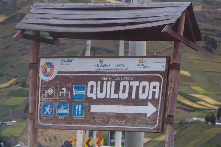 Quilotoa Lagoon Full-Day Hike & Tigua Community Visit from Quito photo 5