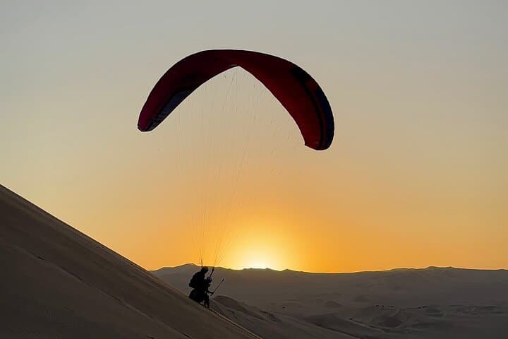 Paragliding Over the Peruvian Desert: Huacachina Dune Flights photo 3
