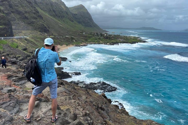 Oahu Circle Island Tour: Relaxed Explorer with Byodo-In Temple & North Shore Snorkel photo 1
