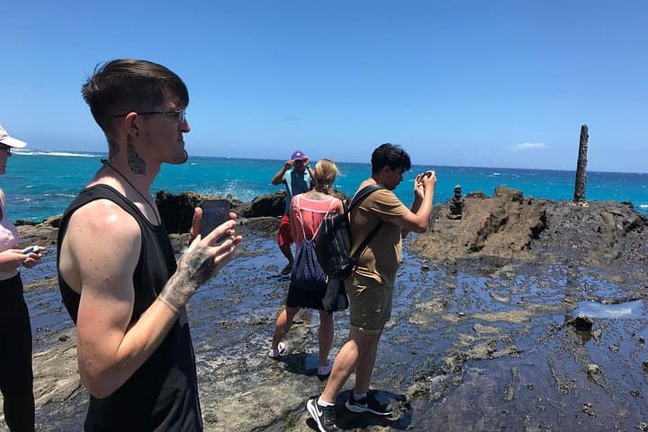 Oahu Circle Island Tour: Relaxed Explorer with Byodo-In Temple & North Shore Snorkel photo 3