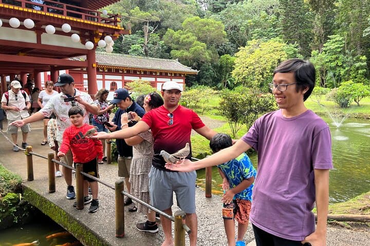 Oahu Circle Island Tour: Relaxed Explorer with Byodo-In Temple & North Shore Snorkel photo 4