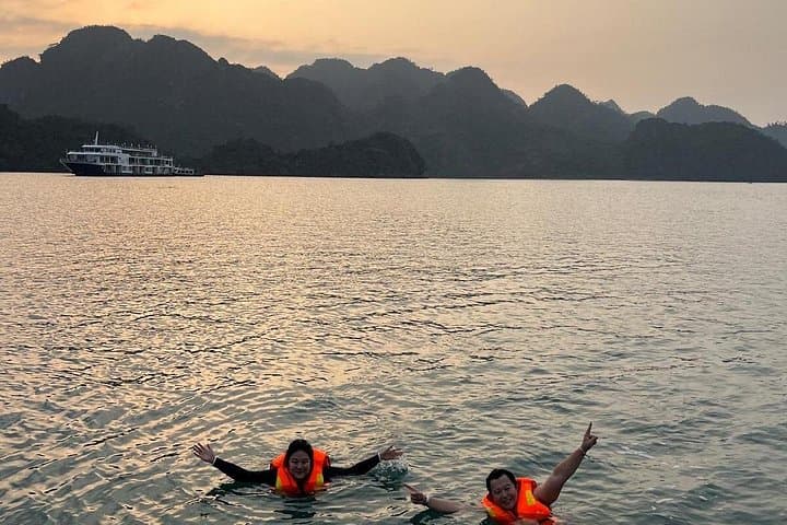 Ha Long Bay Day Cruise from Hanoi: Titop Island, Luon Cave Kayak & Sunset photo 4