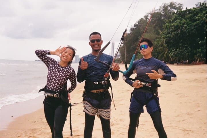 Learn Kitesurfing & Windsurfing at Na Jomtien Beach, Pattaya — Beginner Lessons photo 2