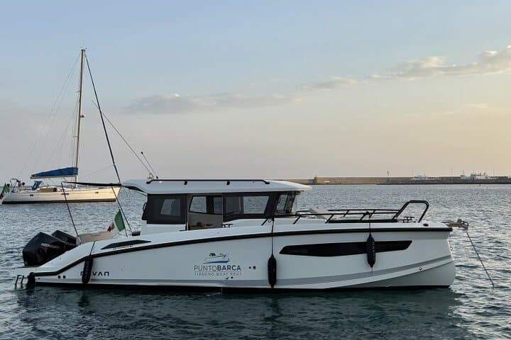 Private 4-Hour High-Speed Boat Tour Along the Amalfi Coast from Salerno