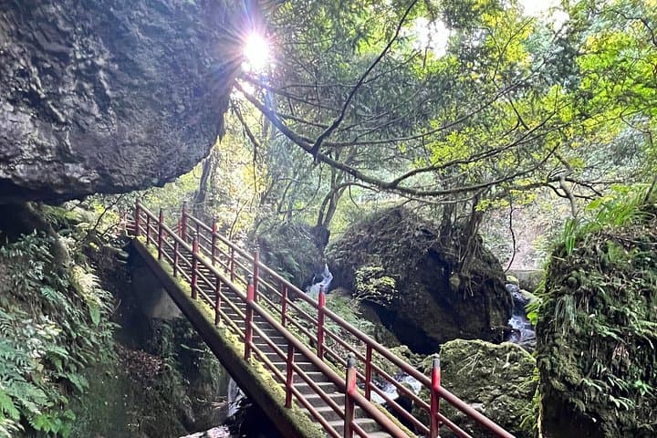 Hidden Treasures Day Tour from Toyama: Kamiichi Temples, Sengan-kei Gorge & Senbei Experience photo 4