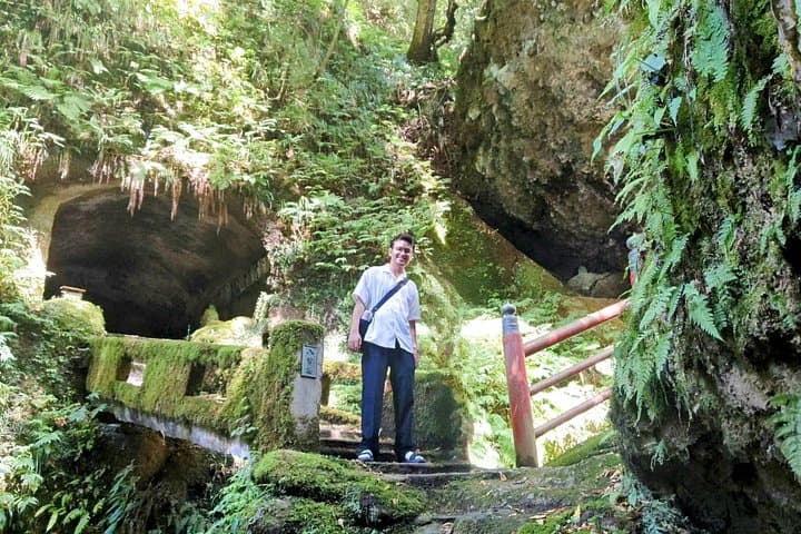 Hidden Treasures Day Tour from Toyama: Kamiichi Temples, Sengan-kei Gorge & Senbei Experience photo 2