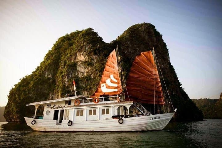 Private 3-Day Halong Bay Cruise to Ba Ham & Tien Ong Caves photo 5