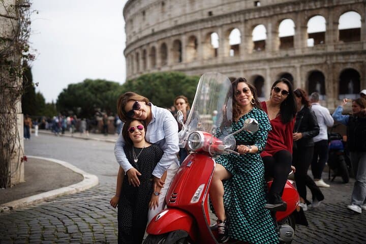 Private Vespa Tour in Rome: Colosseum Photoshoot, Panoramas & Tiramisu photo 3