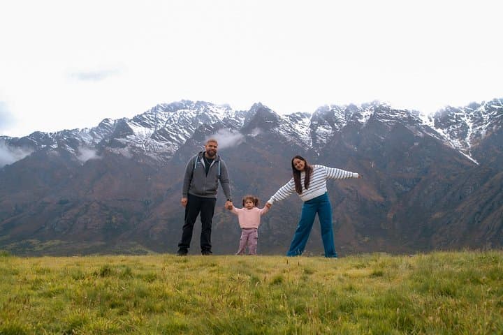 Private Vacation Photoshoot in Queenstown — Capture Your Best Holiday Photos photo 3