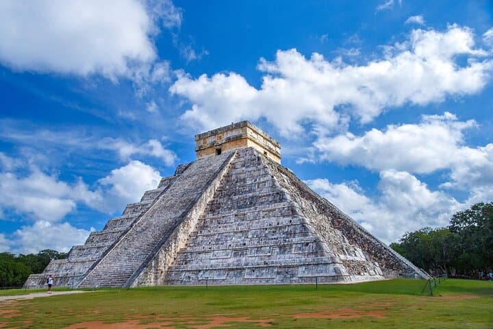 Chichén Itzá, Cenote Chichikán & Valladolid: Shared Day Tour from Cancún with Tequila Tasting photo 3