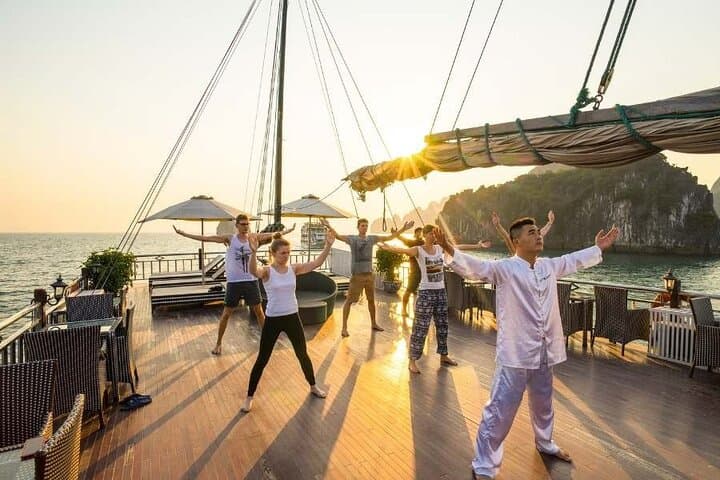 Bai Tu Long 2-Day Luxury Cruise: Kayak Cap La Island & Vung Vieng Fishing Village photo 6