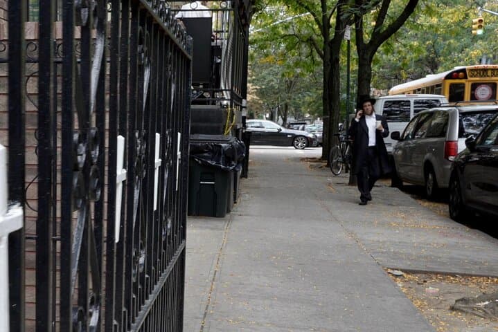 Hassidic Williamsburg Self-Guided Audio Tour — Explore Yiddish Brooklyn by Foot photo 3