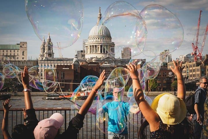 London Family Walking Tour and Natural History Museum Visit for Kids photo 4