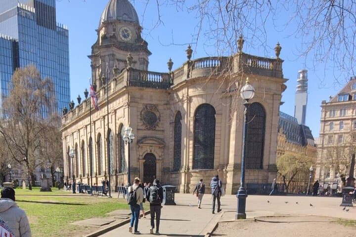 Birmingham Scavenger Hunt: Interactive Urban Walking Tour Through St. Philip's and the Museum